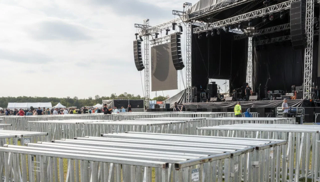 Portable Stage Guardrails